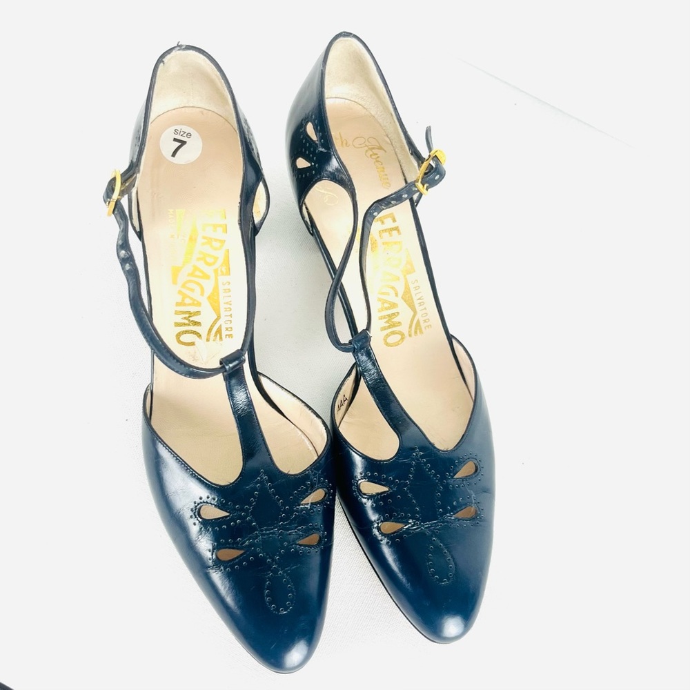 Vintage Salvatore Ferrgamo leather mary jane shoes - Picture 3 of 8